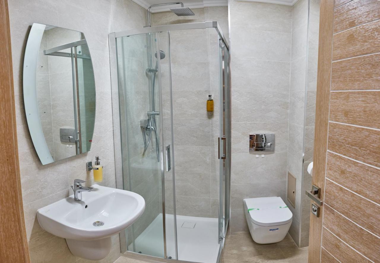 Hotel Eden Rimnicu Sarat Ngoại thất bức ảnh