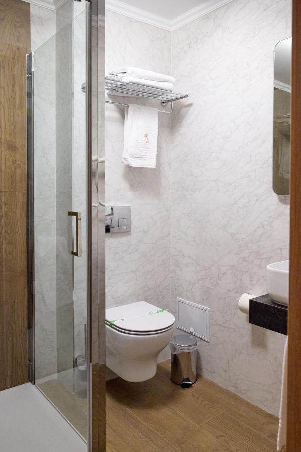 Hotel Eden Rimnicu Sarat Ngoại thất bức ảnh