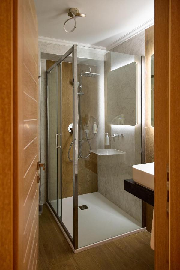 Hotel Eden Rimnicu Sarat Ngoại thất bức ảnh