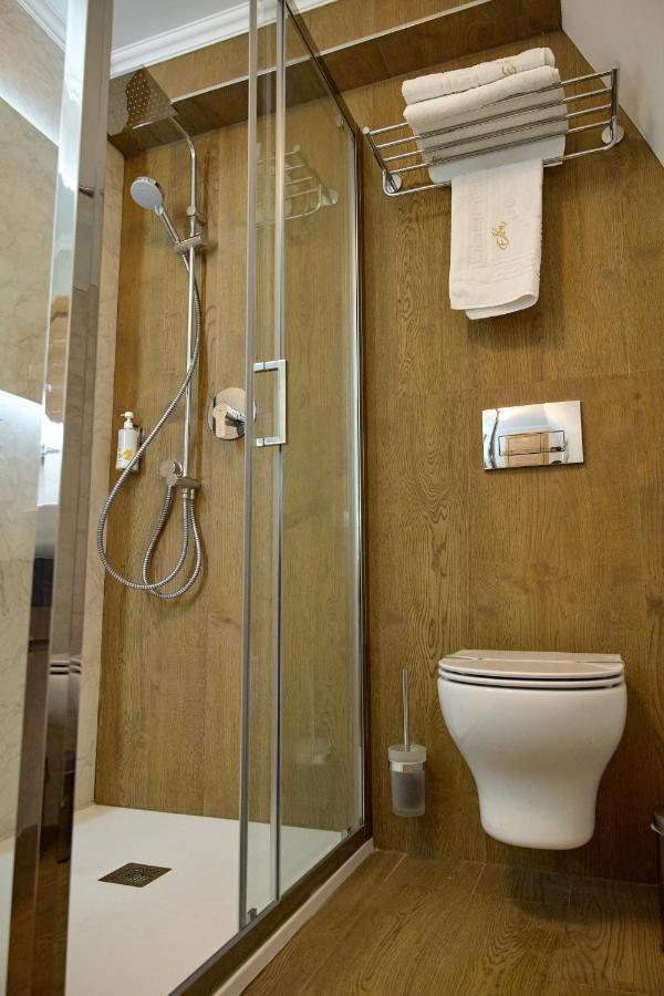 Hotel Eden Rimnicu Sarat Ngoại thất bức ảnh