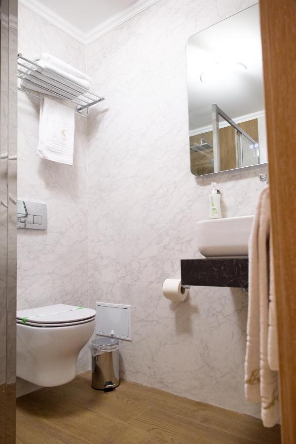 Hotel Eden Rimnicu Sarat Ngoại thất bức ảnh