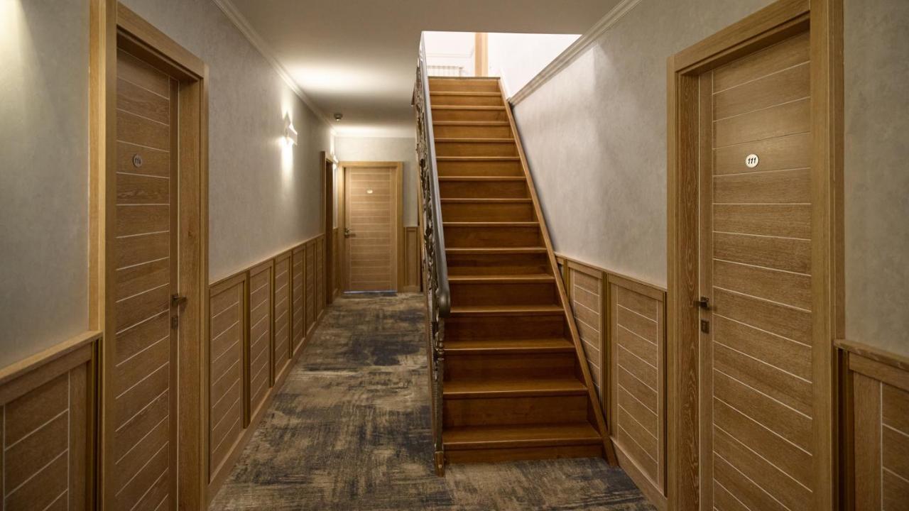 Hotel Eden Rimnicu Sarat Ngoại thất bức ảnh